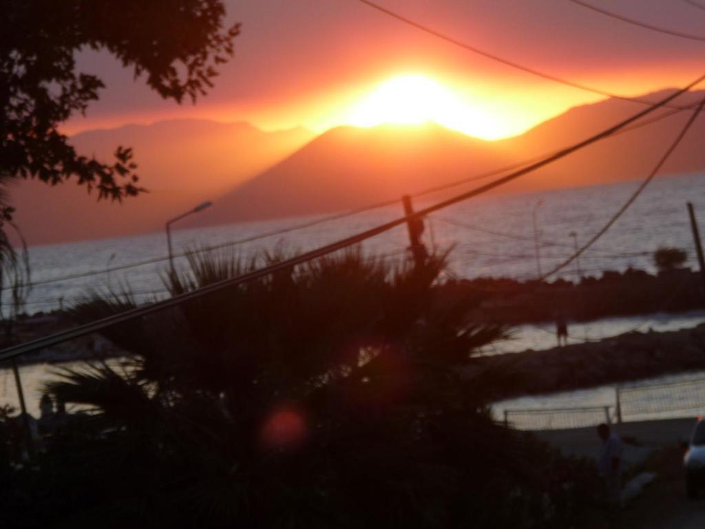 Samos Apart Pension กุเซลชามิล ภายนอก รูปภาพ