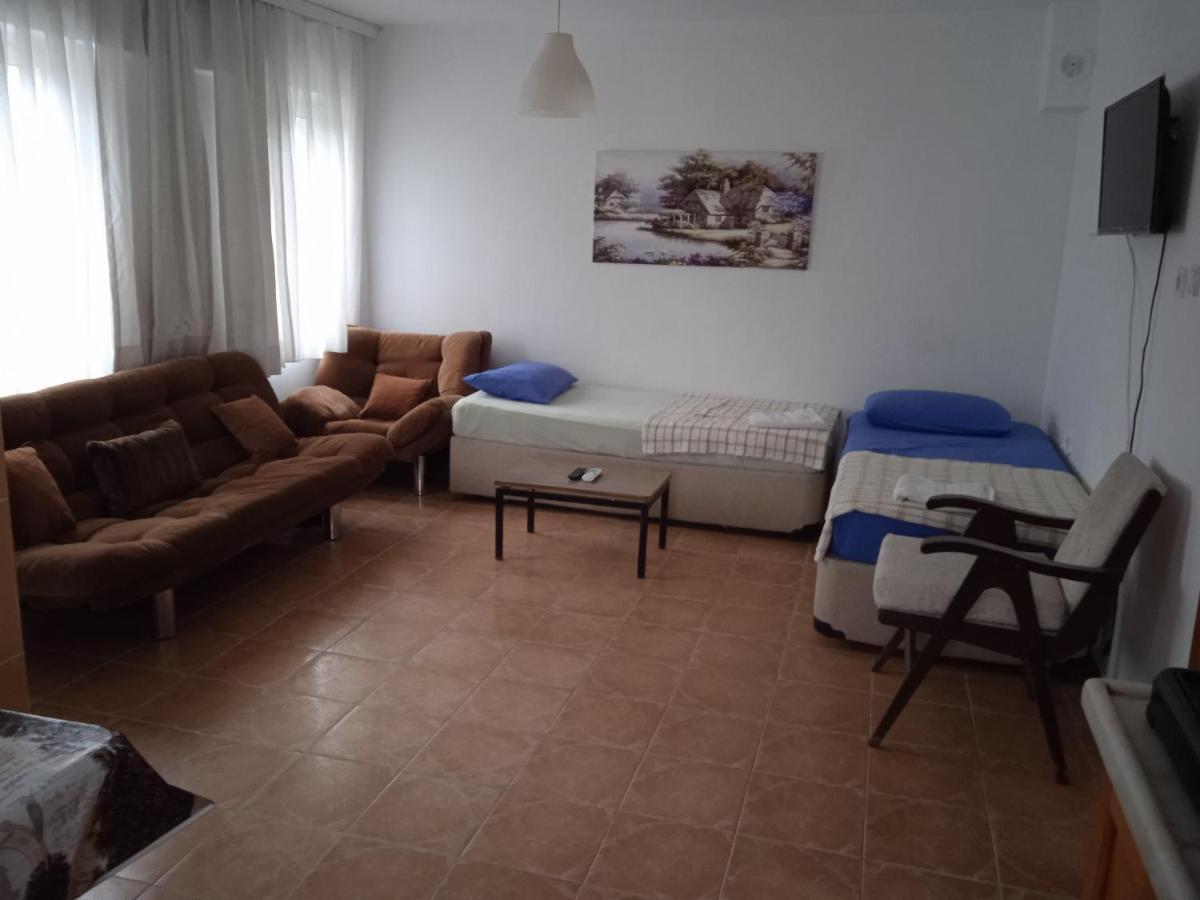 Samos Apart Pension กุเซลชามิล ภายนอก รูปภาพ