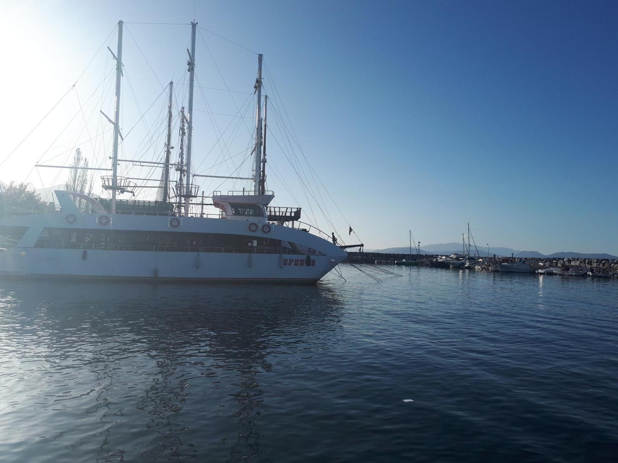 Samos Apart Pension กุเซลชามิล ภายนอก รูปภาพ