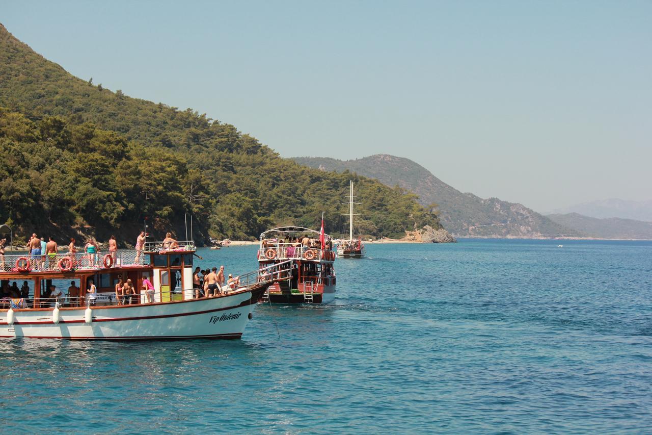 Samos Apart Pension กุเซลชามิล ภายนอก รูปภาพ