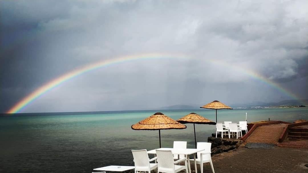 Samos Apart Pension กุเซลชามิล ภายนอก รูปภาพ